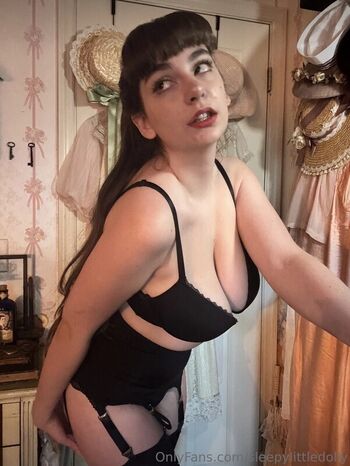 Full leaked Porcelainmilkbottle private onlyfans photo
