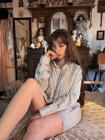 Full leaked Porcelainmilkbottle private onlyfans photo