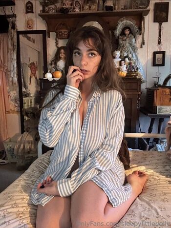Full leaked Porcelainmilkbottle private onlyfans photo