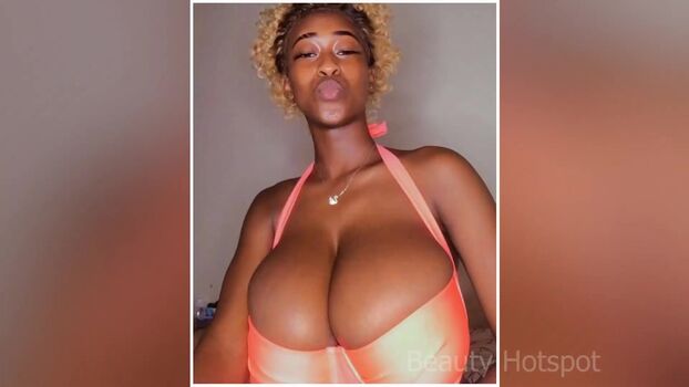 Full leaked Poupemimi private onlyfans photo