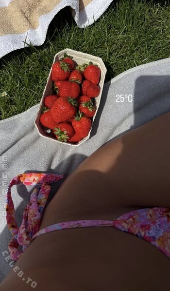 Full leaked Pralinakarina private onlyfans photo