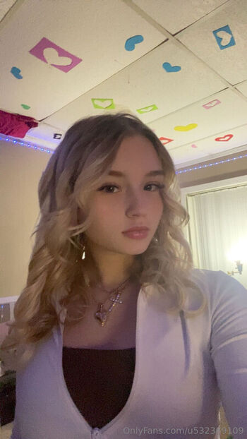 Full leaked Presleytaylor  page private onlyfans photo