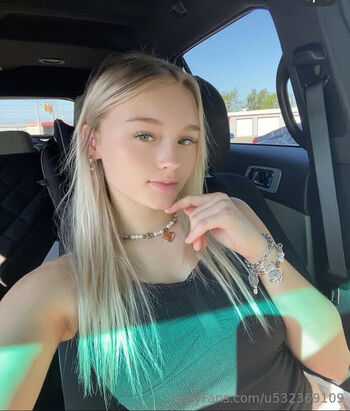 Full leaked Presleytaylor private onlyfans photo