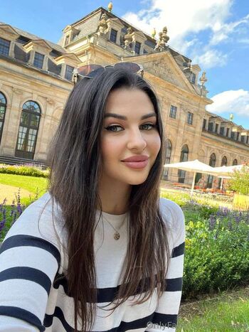 Full leaked Pretty wheelchair girl private onlyfans photo