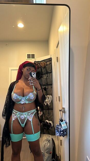 Full leaked Pretty yuniques private onlyfans photo