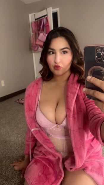 Full leaked Prettyinpinqq private onlyfans photo