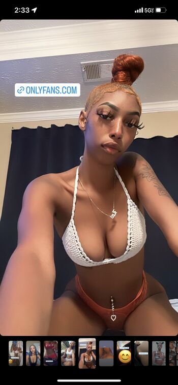 Full leaked Prettylilvibesz private onlyfans photo