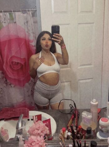 Full leaked Prettymammiiiii private onlyfans photo