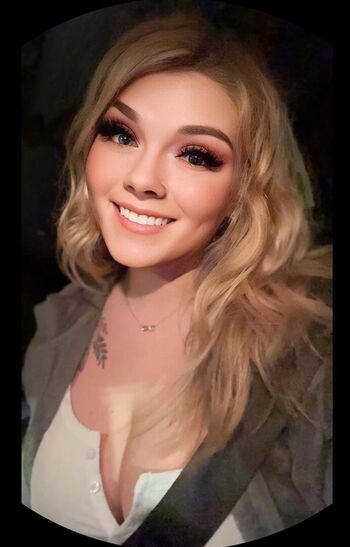 Full leaked Prettypxx private onlyfans photo