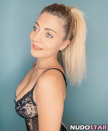 Full leaked Ptite bridounette private onlyfans photo