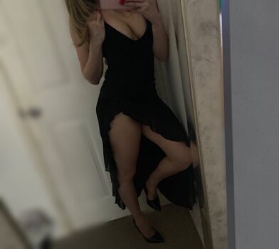 Full leaked Puffes private onlyfans photo