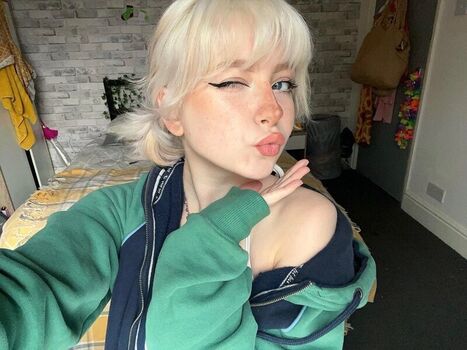 Full leaked Pukjepeuk private onlyfans photo