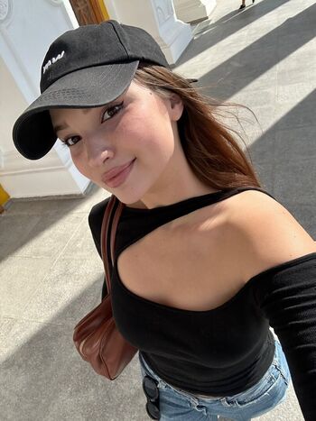 Full leaked Qanqyz page private onlyfans photo