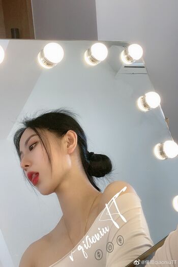 Full leaked Qiaoniutt  page private onlyfans photo