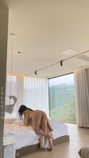 Full leaked Qiaoniutt  page private onlyfans photo