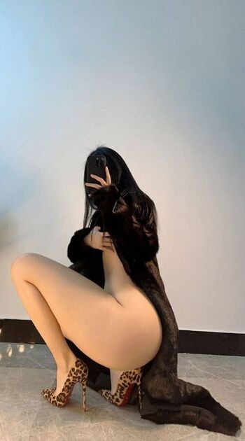 Full leaked Qiaoniutt  page private onlyfans photo