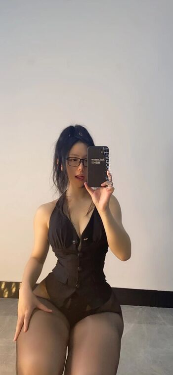 Full leaked Qiaoniutt private onlyfans photo