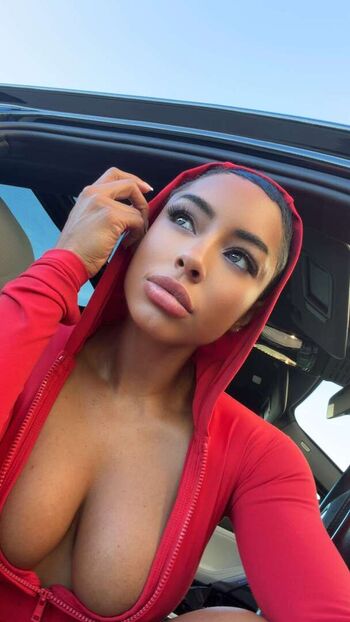 Full leaked Qimmah russo private onlyfans photo