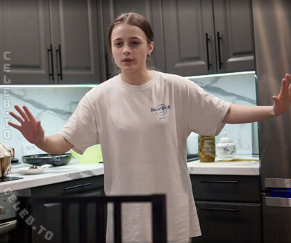 Full leaked Qoqsik private onlyfans photo