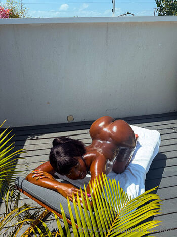 Full leaked Queen tahshaar private onlyfans photo