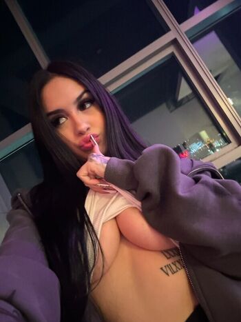 Full leaked Queenbrii private onlyfans photo