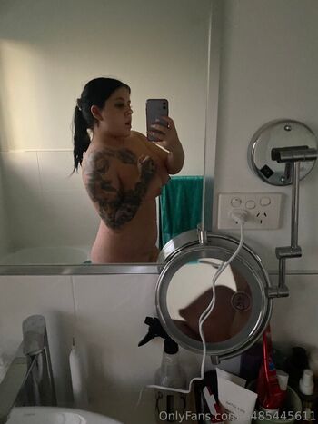 Full leaked Queenbrxee private onlyfans photo