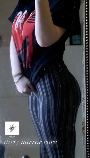 Full leaked Queenemeraldrose private onlyfans photo