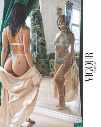 Full leaked Queengold chains private onlyfans photo