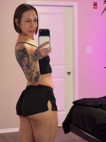 Full leaked Queenkofficial private onlyfans photo