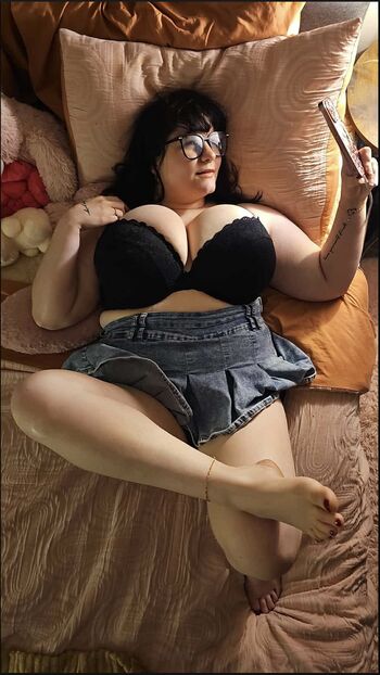 Full leaked Queenleia private onlyfans photo