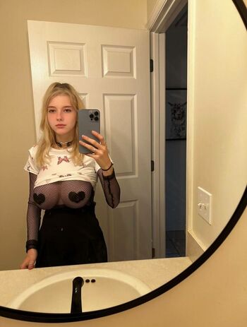 Full leaked Queenmommymilker private onlyfans photo