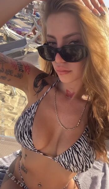 Full leaked Queenv private onlyfans photo