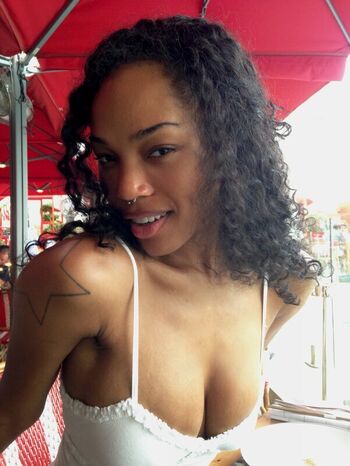 Full leaked Quenlin blackwell private onlyfans photo
