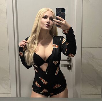 Full leaked Quqqurr valeria private onlyfans photo