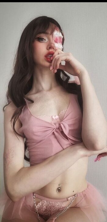 Full leaked Quyenpollio private onlyfans photo