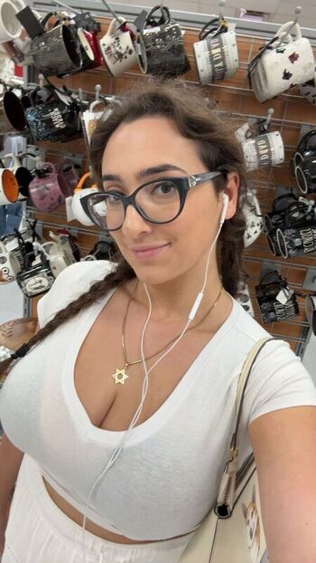 qveenjulia