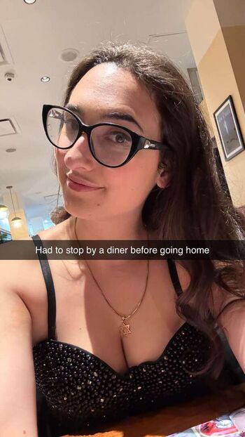 Full leaked Qveenjulia private onlyfans photo