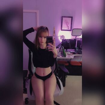 Full leaked Raeraesenpai private onlyfans photo