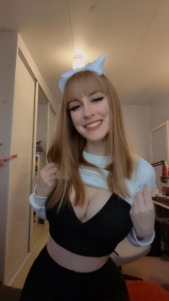 Full leaked Raeraesenpai private onlyfans photo