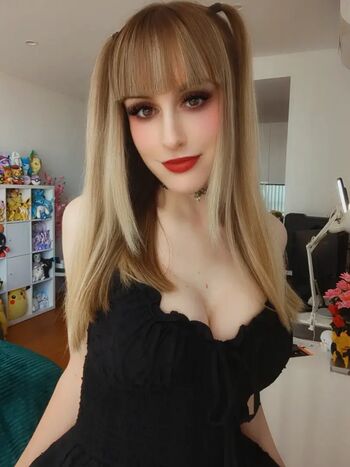 Full leaked Raeraesenpai private onlyfans photo