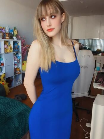 Full leaked Raeraesenpai private onlyfans photo