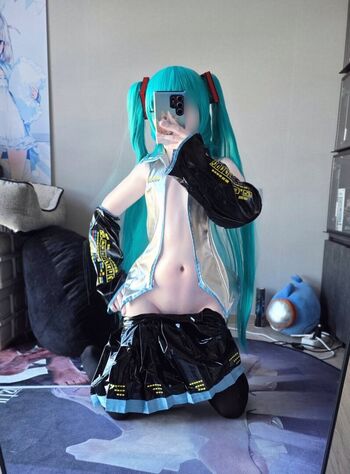 Full leaked Rapulras private onlyfans photo