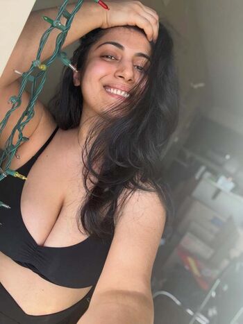 Full leaked Rashmi van private onlyfans photo