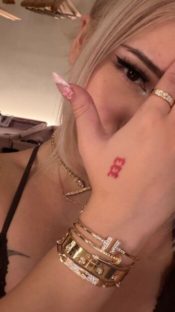 Full leaked Ravegirlrori private onlyfans photo