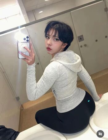 Full leaked Ray ly private onlyfans photo
