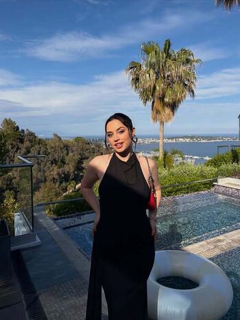Full leaked Rayalixx private onlyfans photo