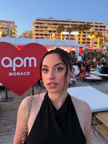 Full leaked Rayalixx private onlyfans photo