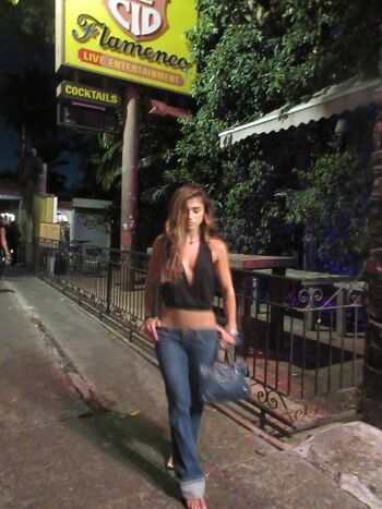 Rayna V