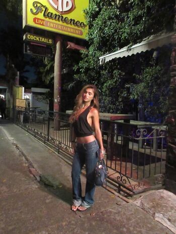 Rayna V