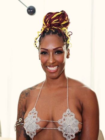 Full leaked Red velvet page private onlyfans photo